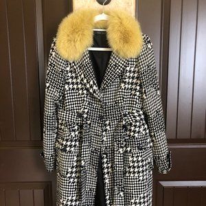 Teri Jon Houndstooth Jacket with Yellow Fur Collar